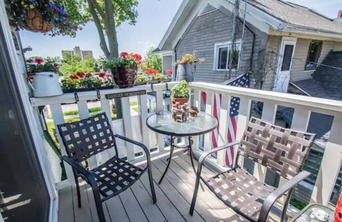 Lake Geneva Apartment | Historical Downtown Geneva Bungalow |Upper Unit |Parking for 3 |Walkable |Near Shops & Restaurants