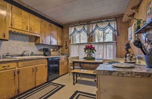 Arden House | Historical Family Home, 12 Mi to DT Asheville