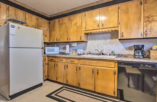 Arden House | Historical Family Home, 12 Mi to DT Asheville