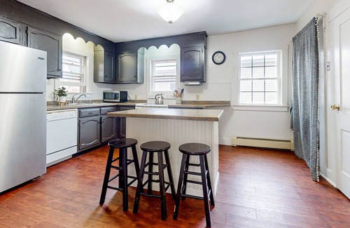 West Hartford House | Historical home overlooking the river, walk to the village & covered bridge
