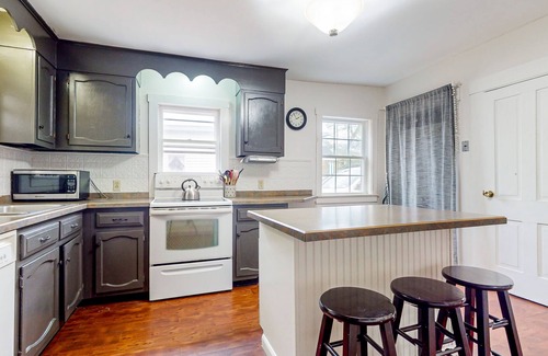 West Hartford House | Historical home overlooking the river, walk to the village & covered bridge