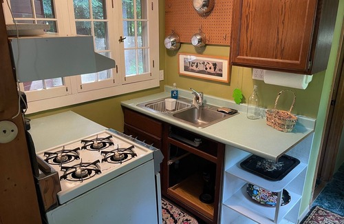 Canaan Cottage | Historical Lake House & Guest cottage.