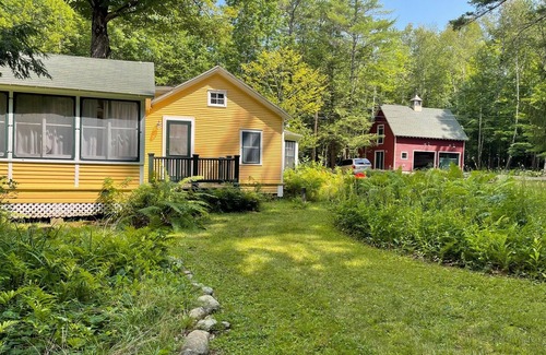 Canaan Cottage | Historical Lake House & Guest cottage.