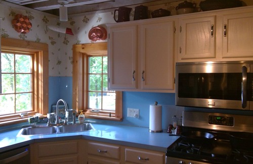 Mid America House | Historical Lakefront Cabin Just 8 Minutes to Oaklawn Track/Casino