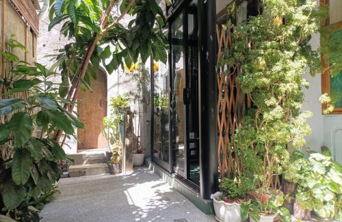 Tainan City Centre House | Historical townhouse in city center