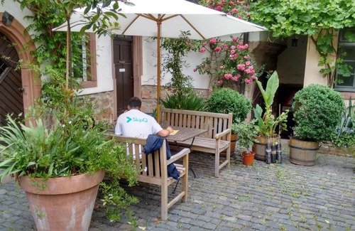 Weinheim Apartment | Historischer Adelshof am Marktplatz, Atelier 70 m²