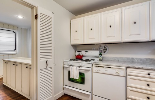 Sheffield Neighbors Condo | History Surrounds You and This Lovingly Cared for Coach House - Parking Available! by RedAwning