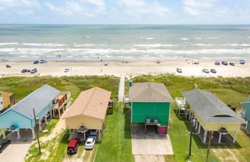 Freeport House | Hit the Sand in Seconds - Direct Beachfront