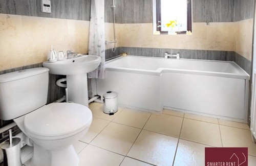 Hitchin Apartment | Hitchin - 2 Bedroom Coach House - With Parking