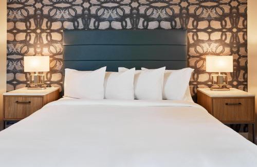 Southwest Raleigh Hotel | Hive House