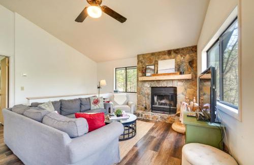 Unaka House | Hiwassee Lake Cabin Near Orchards and Fall Festivals