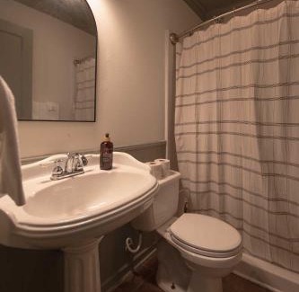Lookout Mountain Bed & Breakfast | Hiwassee Room on Lookout Mountain