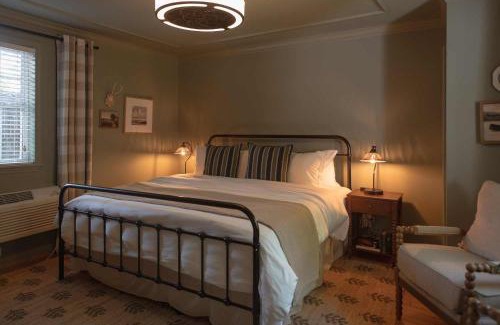 Lookout Mountain Bed & Breakfast | Hiwassee Room on Lookout Mountain