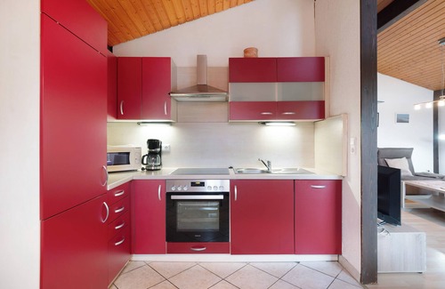 Fedderwardersiel House | Holiday Home 'Haus Elli' with Private Terrace, Private Garden and Wi-Fi