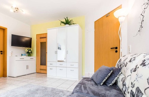 Ehrenfeld Apartment | HÖ01 large apartment with dryer and washing machine