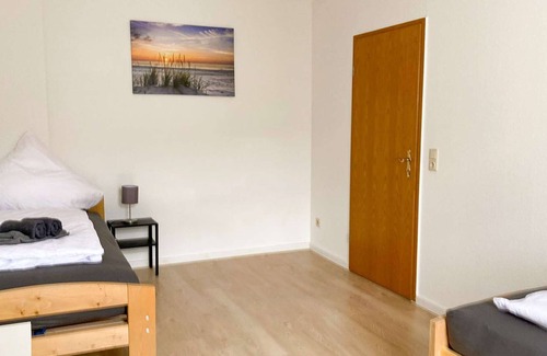 Magdeburg Apartment | HÖ01 large apartment with dryer and washing machine
