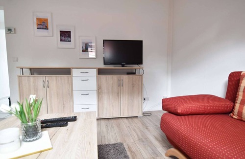 Troisdorf Apartment | HÖ01 large apartment with dryer and washing machine