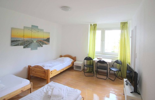 Solingen Apartment | HÖ01 large apartment with dryer and washing machine