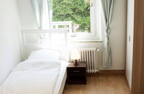 Solingen Apartment | HÖ01 large apartment with dryer and washing machine