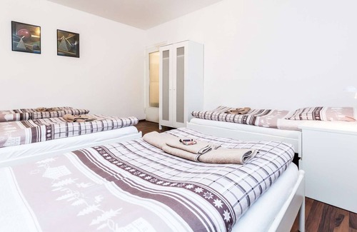 Stammheim Apartment | HÖ01 large apartment with dryer and washing machine