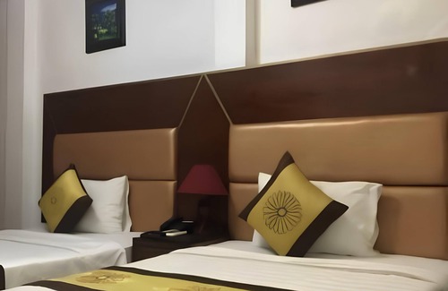 Yen Phu Hotel | Hoang Gia Hotel 150 Nghi Tam HN-BayLux