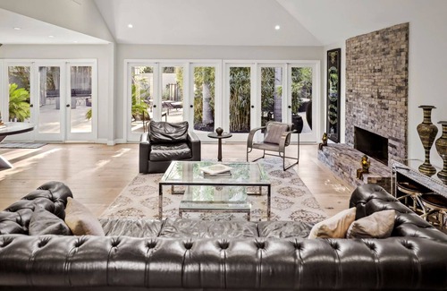 Los Feliz House | Hobart - Luxury Los Angeles Villa w/ Pool + Spa