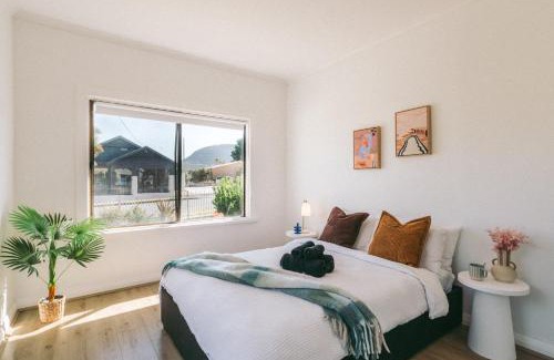 Derwent Park Apartment | Hobart Riverside Cosy 4BR - 10mins to Hobart CBD