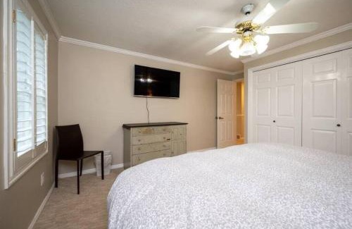 Layton House | Hobbs Mill with Theatre, Ping Pong, and Pet-Friendly