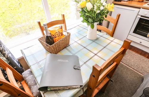 Fremington Cottage | HOBSON'S COTTAGE, pet friendly, with a garden in Reeth