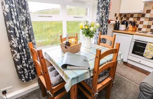 Fremington Cottage | HOBSON'S COTTAGE, pet friendly, with a garden in Reeth