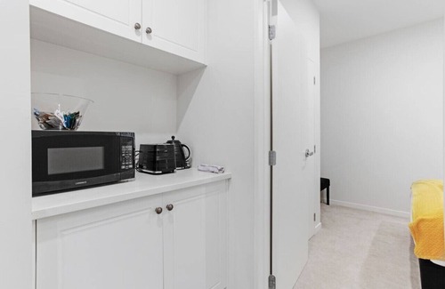 Hobsonville House | Hobsonville Guest Suite with Wi-Fi