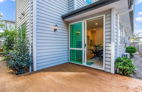 Hobsonville House | Hobsonville Guest Suite with Wi-Fi