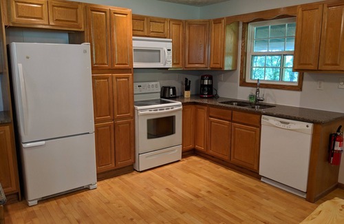Logan Cabin | ⧫Hocking Hills Bearway to Heaven, Theater Room! Views, Hot tub, Bearific! 🔼