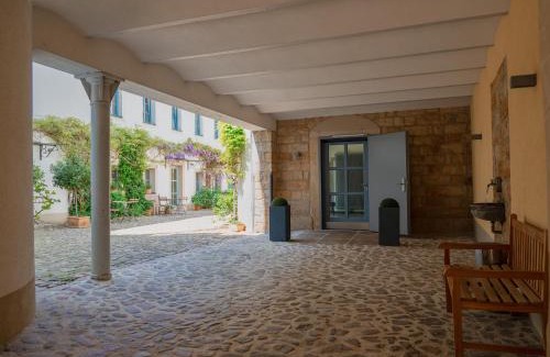 Innere Neustadt Hotel | Hofgarten 1824 Hotel garni