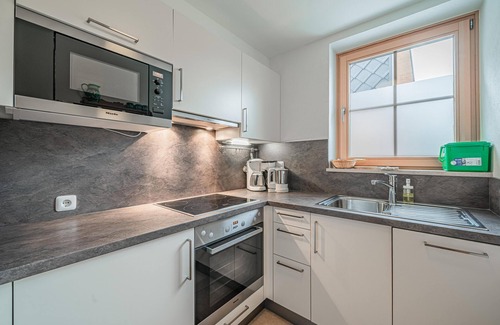 Schonbach Apartment | Holiday apartment with terrace not far from the lift