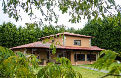 O Pino Villa | HolaCamp Camino
