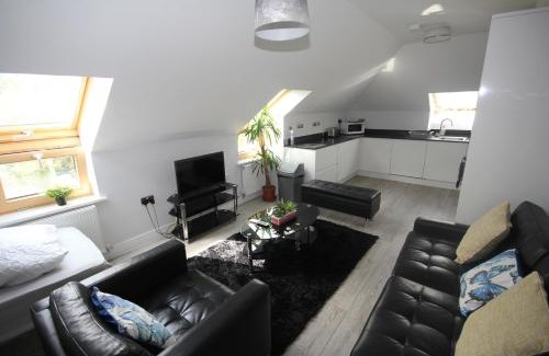 Yiewsley Apartment | Holden Court Apartments - Apt 6