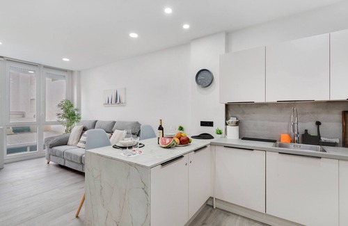 Las Palmas de Gran Canaria Apartment | Holiday Apartment 'Escape and Elevate Las Palmas' with Wi-Fi and Air Conditioning