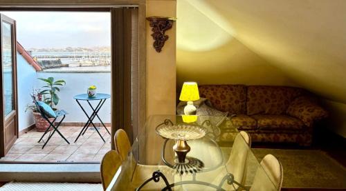 Baiona Old Town Apartment | Holibai, Lembrare, Ático a unos pasitos de la playa, Baiona