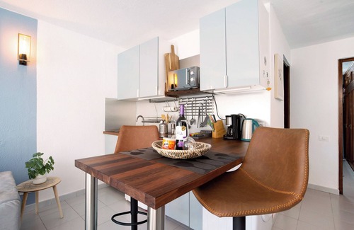 Caleta de Fuste Apartment | Holiday Apartment "Casa Vitamin Sea" with Mountain View, Terrace & Wi-Fi