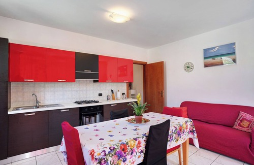 Bussana Apartment | Holiday Apartment "Bussana Mare" with Mountain View, Private Terrace & A/C