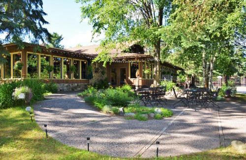 Rhinelander Resort | Holiday Acres Resort