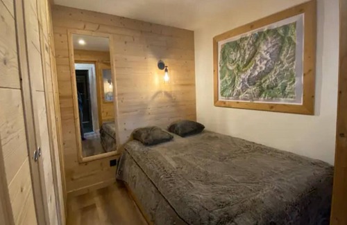 Les Tines Apartment | Holiday Apartment 'Mer De Glace 2 Pièces Terrasse' with Shared Garden, Balcony & Wi-Fi