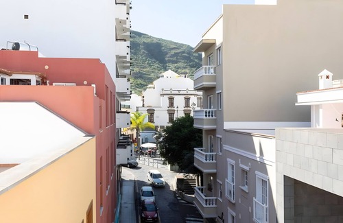 El Guincho Apartment | Holiday Apartment 'Rolycar 101' with Private Terrace and Wi-Fi
