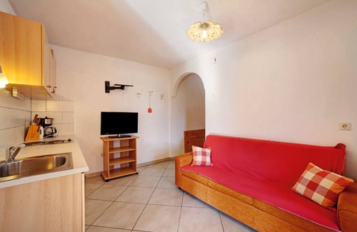 Moso in Passiria Apartment | Holiday Apartment 'Plattnerblick' with Mountain View, Shared Garden and Wi-Fi