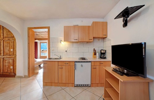 Moso in Passiria Apartment | Holiday Apartment 'Plattnerblick' with Mountain View, Shared Garden and Wi-Fi