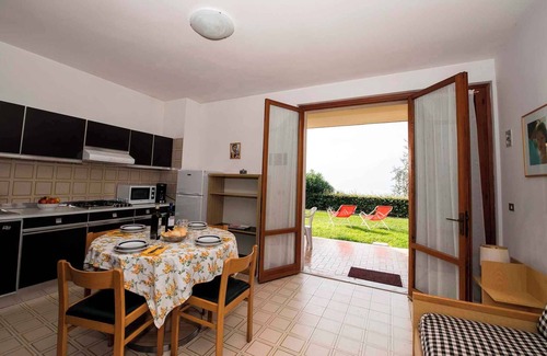 Frader Apartment | Holiday apartment with terrace and beautiful lake view