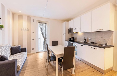 Torri del Benaco Apartment | Holiday Apartment 'New Casa Ilaria' near Center with Garden & Wi-Fi