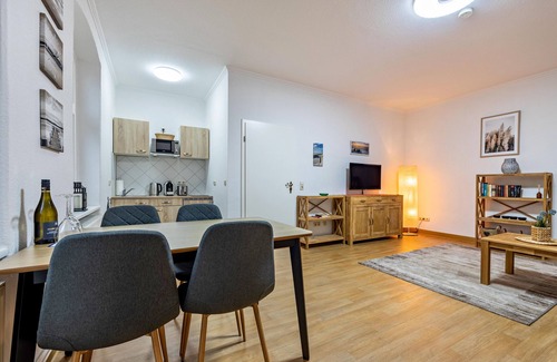 Muritz Apartment | Holiday Apartment 'Storchenzimmer' with shared terrace and Wi-Fi