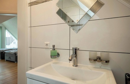 Friedrichshafen Apartment | Holiday Apartment 'Alpenblick' with Mountain View, Balcony & Wi-Fi